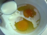 Jajca z mlekom.